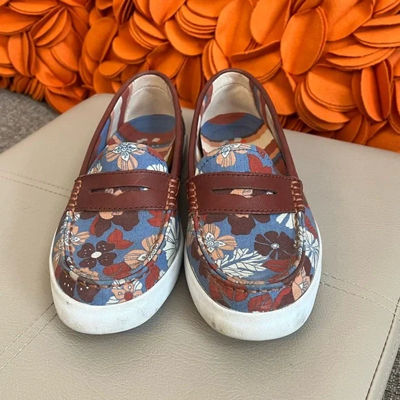 ❣️Cole Haan Grand Zeros Floral Canvas & Leather Trim Sneakers❣️ - Picture 3 of 9